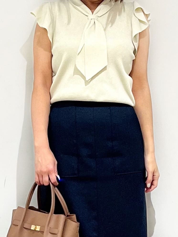 あずささんの「OPAQUE.CLIP｜フレアスリーブボウタイニット【洗濯機洗い可／接触冷感／抗ピル】」を使ったコーディネート