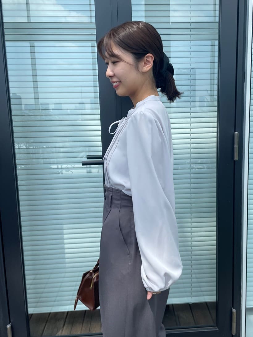 abeさんの「Couture brooch｜【帯電防止・通勤】ウエストリボン サスペンダー付きワイドパンツ」を使ったコーディネート