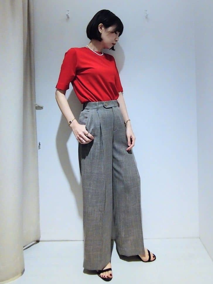 suzuさんの「UNTITLED｜【アンサンブル可/薄手】ベーシッククルーネックカーディガン」を使ったコーディネート
