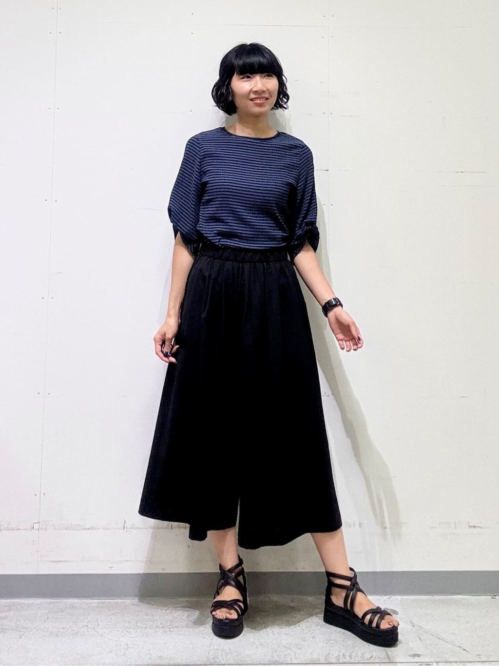 naoさんの「INDIVI｜【UVケア／吸汗速乾】凹凸素材ねじり袖トップス」を使ったコーディネート