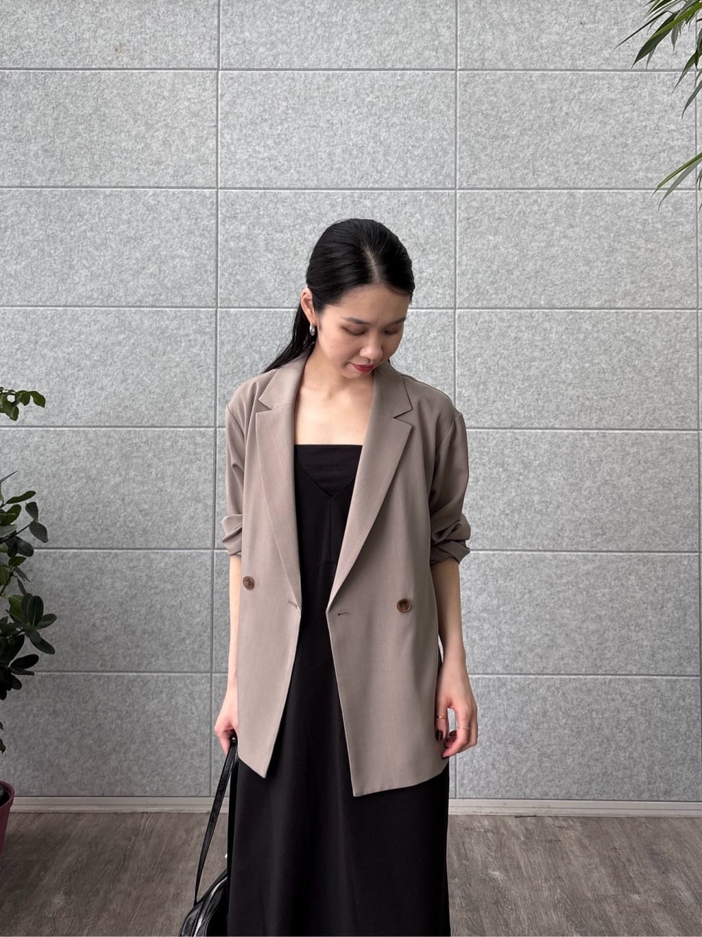 ひなさんの「INDIVI｜タイトフレアキャミドレス」を使ったコーディネート