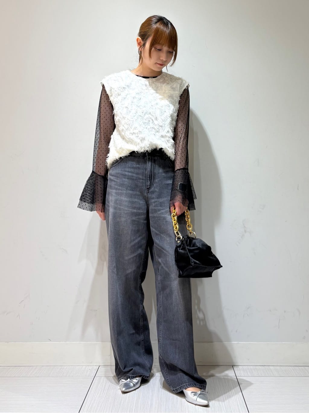 やなぎさんの「DRESSTERIOR｜【洗える/シアー素材】シアードットベルスリーブカットソー」を使ったコーディネート
