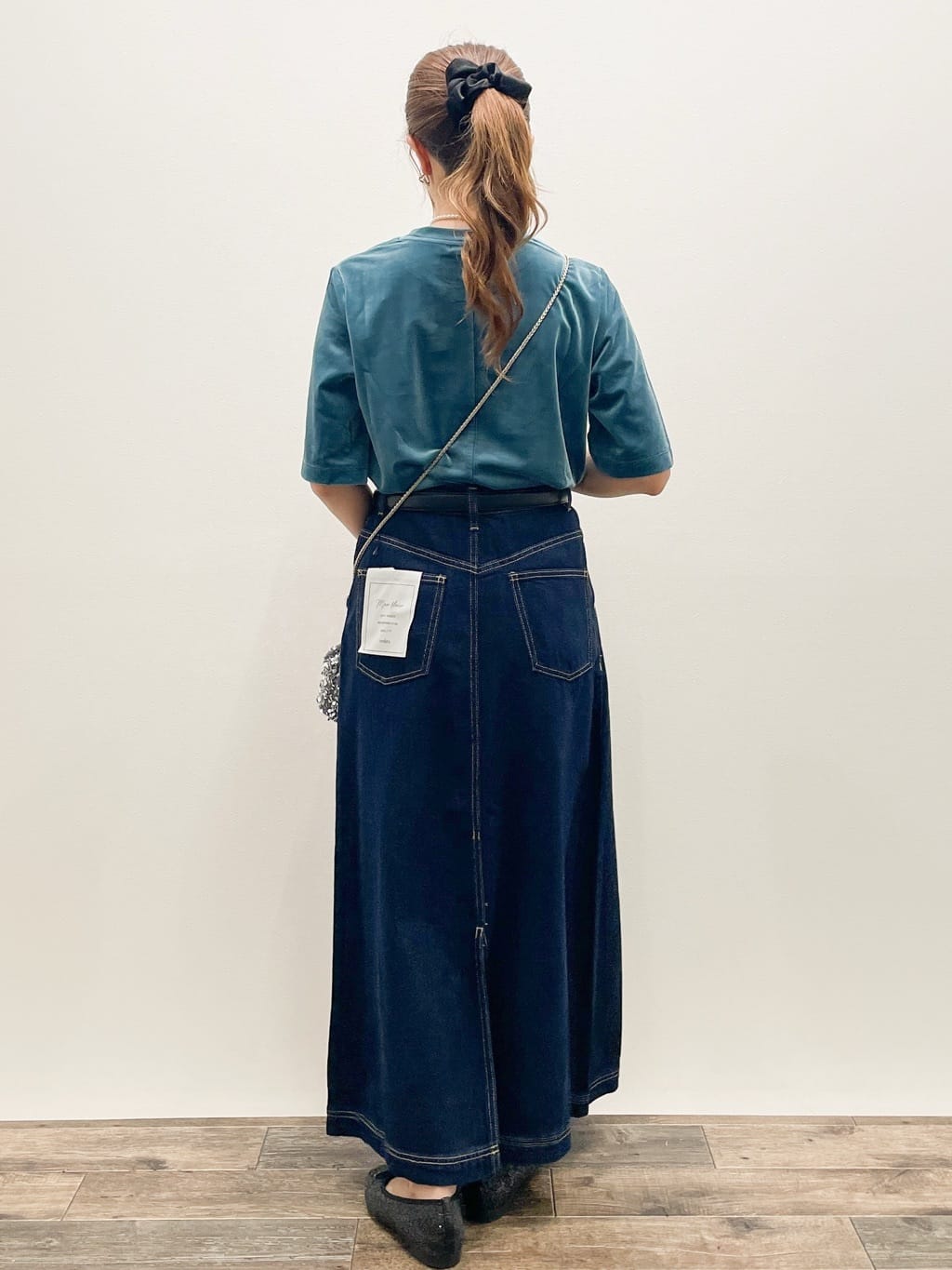 Asukaさんの「OPAQUE.CLIP｜《andGIRL掲載》ベロアボクシーTシャツ【洗濯機洗い可】」を使ったコーディネート