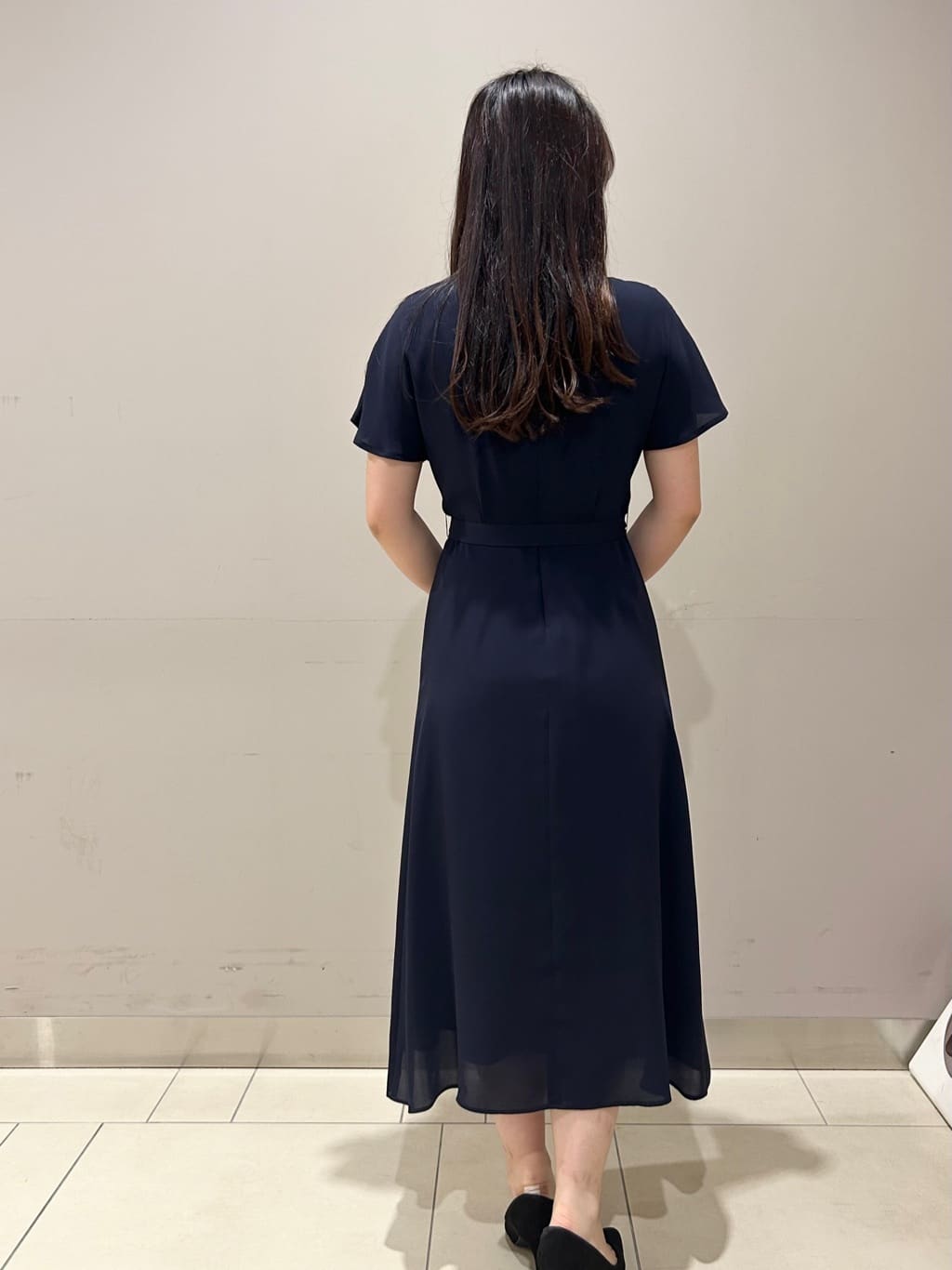 ももさんの「COUP DE CHANCE｜【手洗い可／日本製】カシュクール風ワンピース」を使ったコーディネート