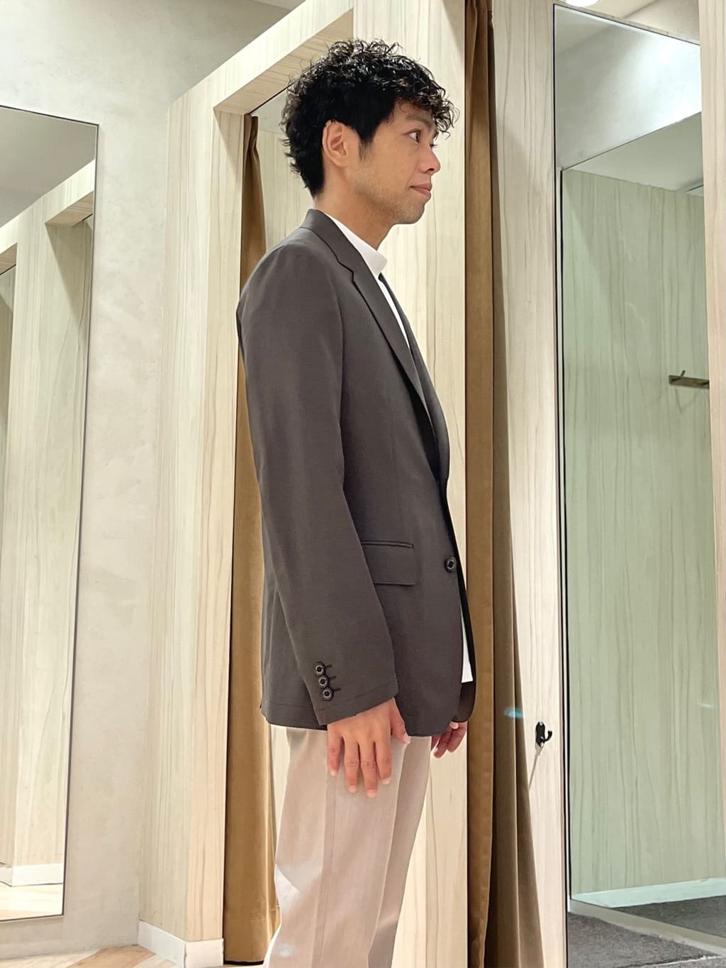 URAさんの「TAKEO KIKUCHI｜【COOL CITY WEAR】アーバンクール ジャケット /接触冷感・吸水速乾」を使ったコーディネート