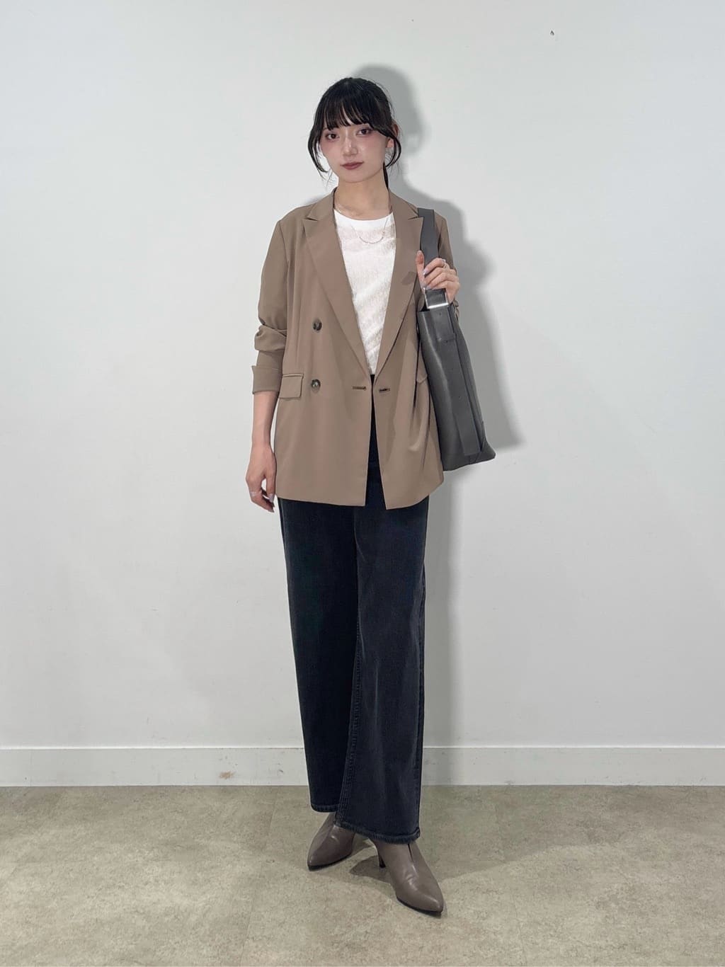 ibukiさんの「INDIVI｜【軽く羽織れる！】ダブルジャケット」を使ったコーディネート