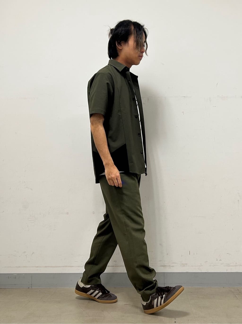 Hiroさんの「TAKEO KIKUCHI｜◆【Sサイズ～】フェイスロープ刺繍 天竺Tシャツ」を使ったコーディネート