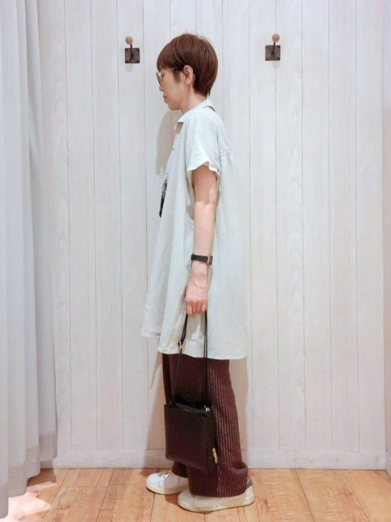 Ribさんの「SHOO･LA･RUE｜【S-LL/体型カバー】さらりとしたタッチが心地よい バックギャザーブラウス」を使ったコーディネート