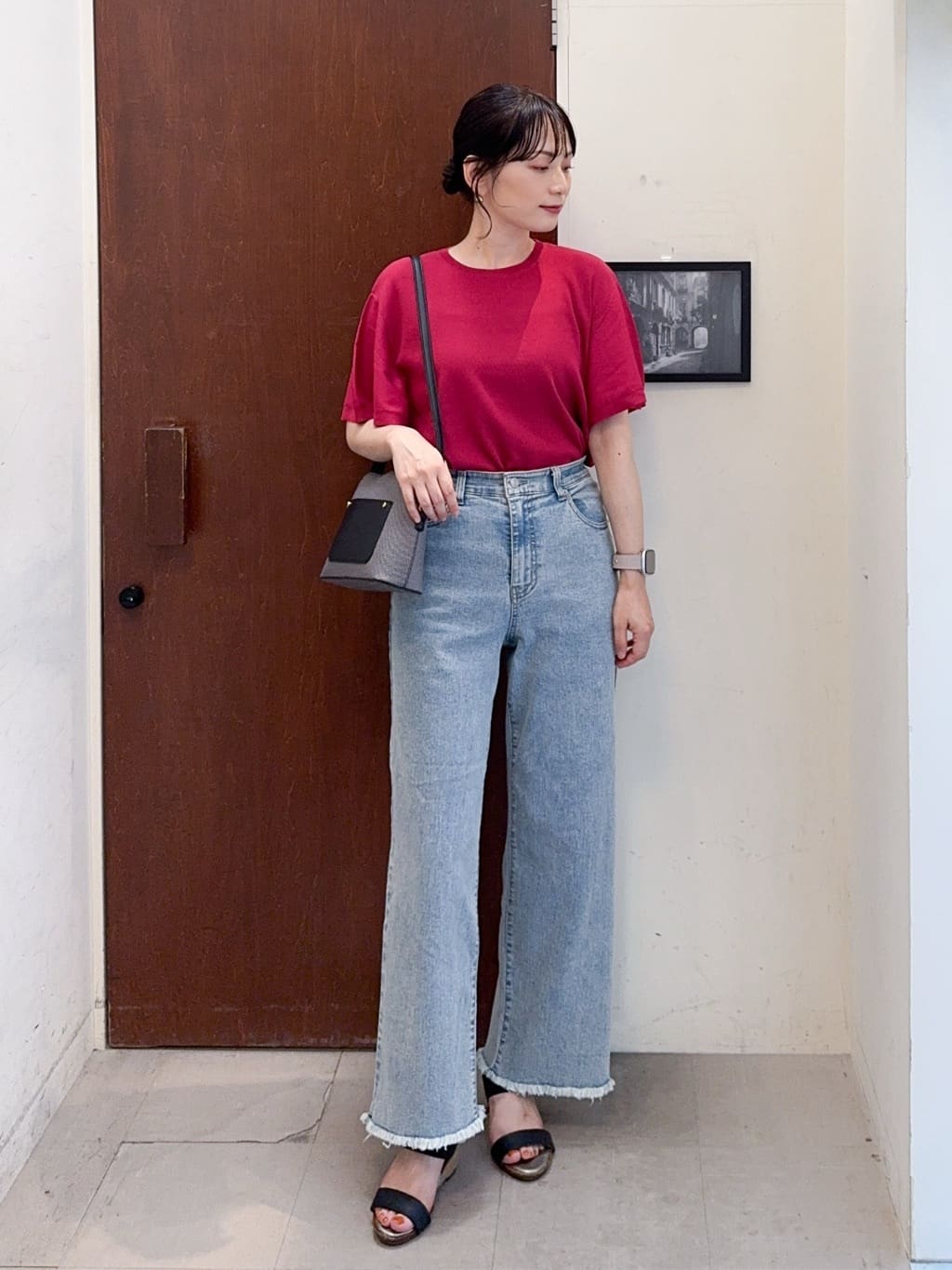 𝐇𝐢𝐫𝐨𝐦𝐢さんの「SHOO･LA･RUE｜【S-LL】二の腕はカバーして魅せる フレアスリーブニット」を使ったコーディネート