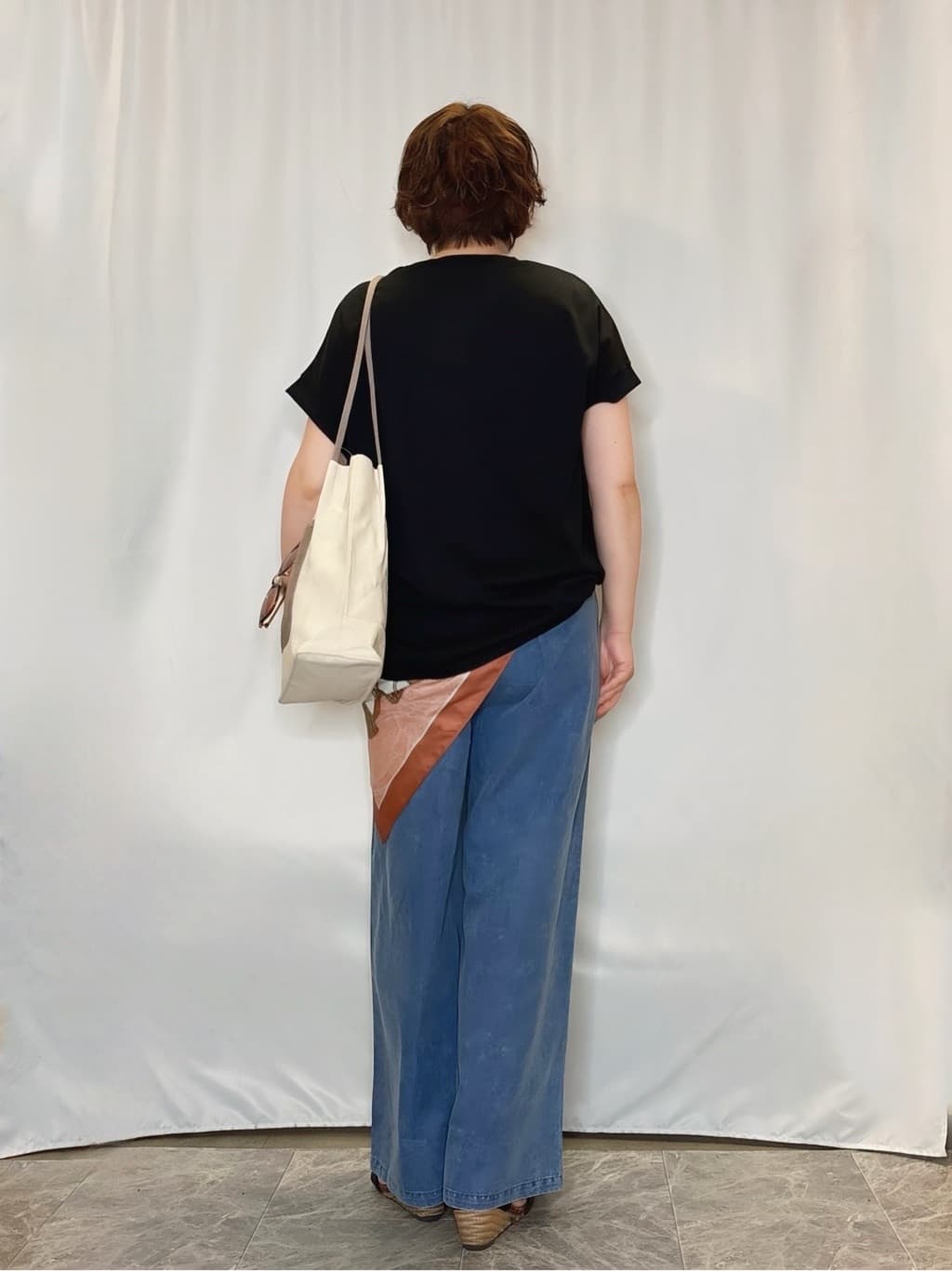 たみさんの「SHOO･LA･RUE｜【S-LL/汗ジミ軽減/ひんやり/UV】体型カバーに タック入りドルマントップス」を使ったコーディネート
