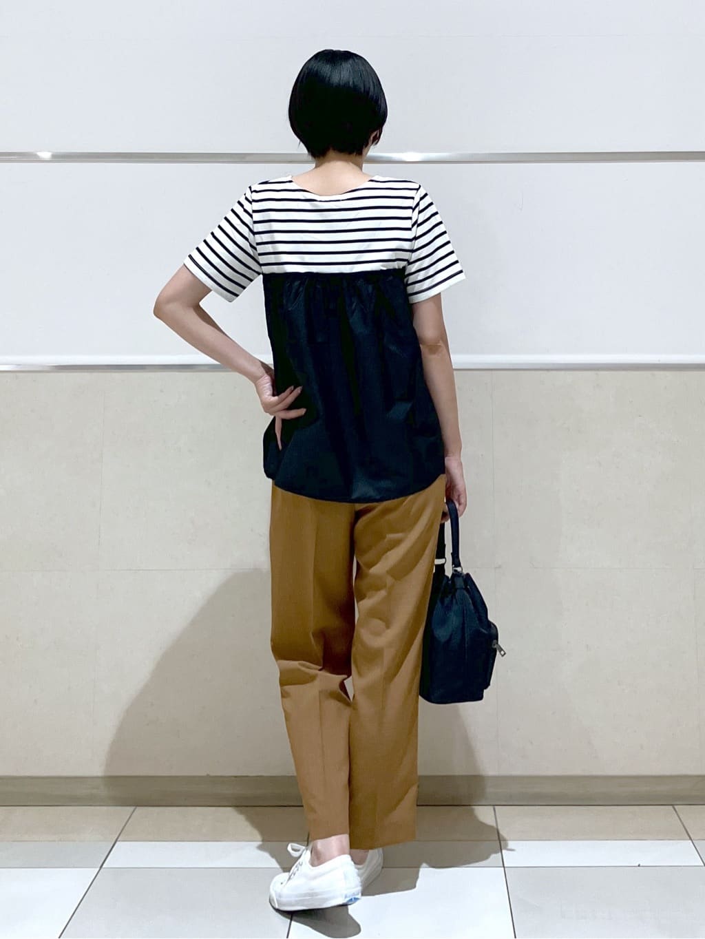 eriko さんの「Dessin｜【ウエストゴム・洗える】センターライン入りテーパードパンツ（XS～L）」を使ったコーディネート