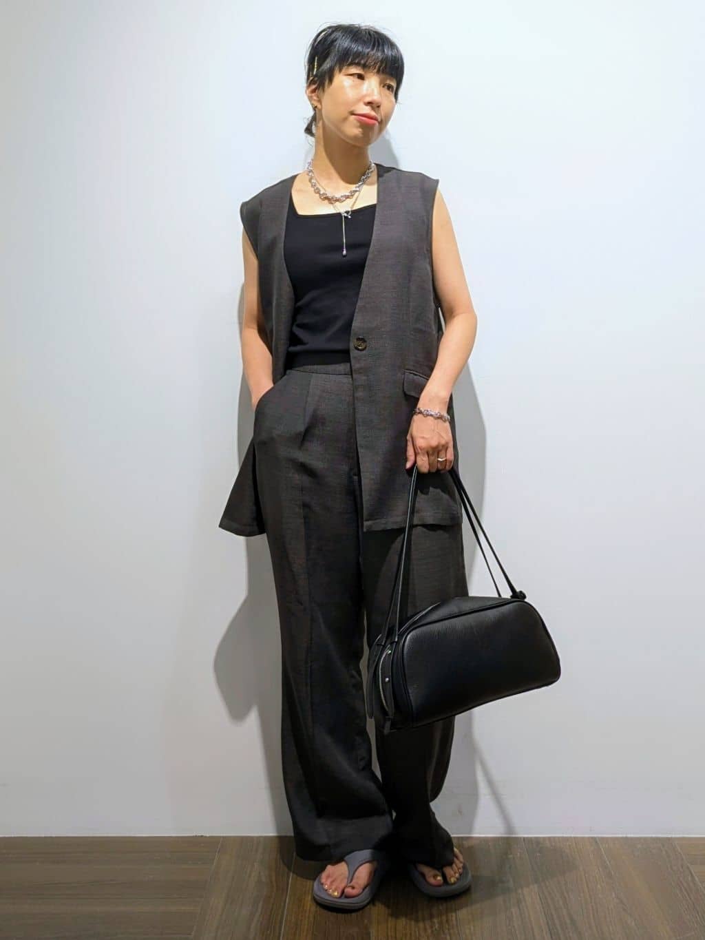 4410さんの「THE SHOP TK｜【スッキリ決まる】パナマメッシュジレ/洗える/セットアップ可」を使ったコーディネート