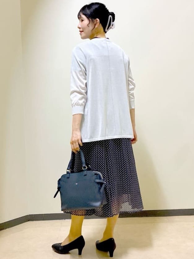  beni_gingerさんの「Reflect｜【WEB先行カラーあり／マシンウォッシュ可／ウエスト総ゴム】コツキ幾何柄ロングスカート」を使ったコーディネート