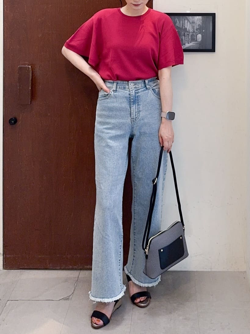 𝐇𝐢𝐫𝐨𝐦𝐢さんの「SHOO･LA･RUE｜【S-LL】二の腕はカバーして魅せる フレアスリーブニット」を使ったコーディネート