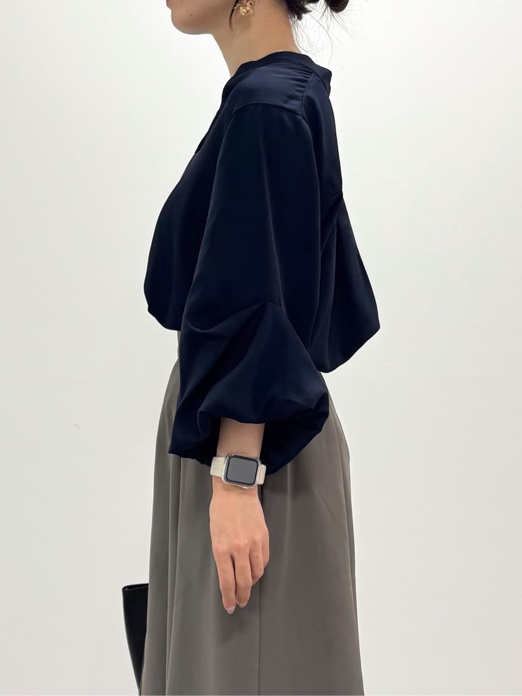 kozuさんの「index｜スキッパーバルーンスリーブブラウス【洗濯機洗い可／イージーアイロン】」を使ったコーディネート