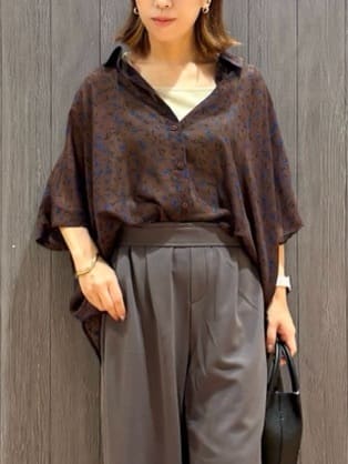 meiさんの「SHOO･LA･RUE｜【S-LL/ストレッチ】脚のラインを拾いにくい スマートワイドパンツ」を使ったコーディネート