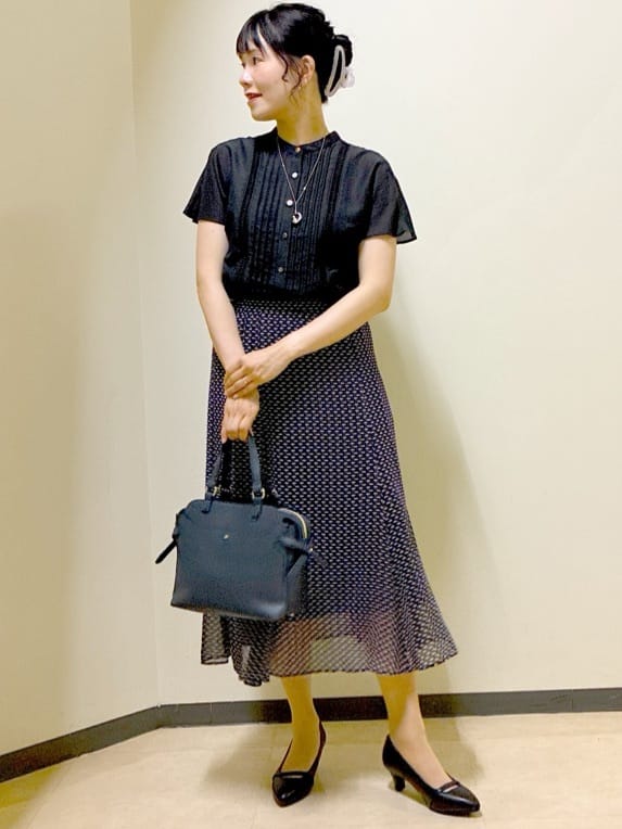  beni_gingerさんの「Reflect｜【WEB先行カラーあり／マシンウォッシュ可／ウエスト総ゴム】コツキ幾何柄ロングスカート」を使ったコーディネート