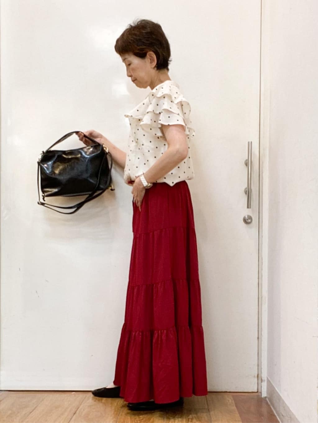 みぃさんの「SHOO･LA･RUE｜【洗える/S-LL】微光沢で華やかなティアードスカート」を使ったコーディネート