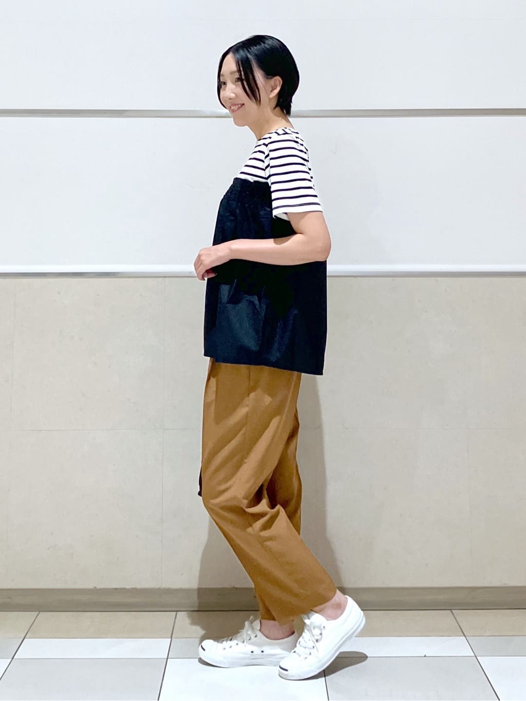 eriko さんの「Dessin｜【ウエストゴム・洗える】センターライン入りテーパードパンツ（XS～L）」を使ったコーディネート
