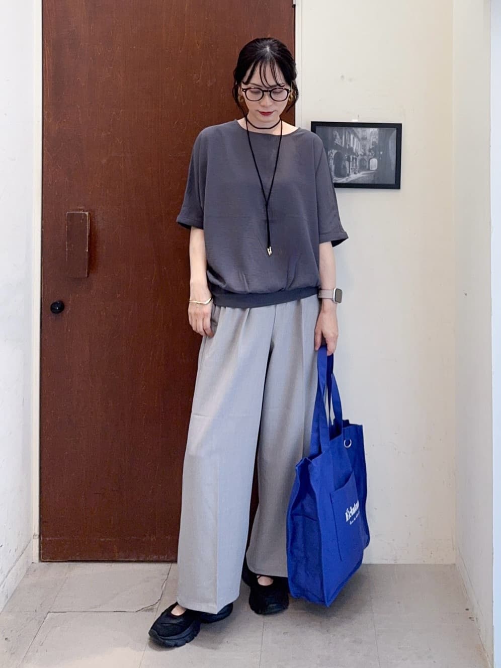 𝐇𝐢𝐫𝐨𝐦𝐢さんの「SHOO･LA･RUE｜【洗濯後しわになりにくい】さらっとタッチの 5分袖ドルマンブラウス」を使ったコーディネート