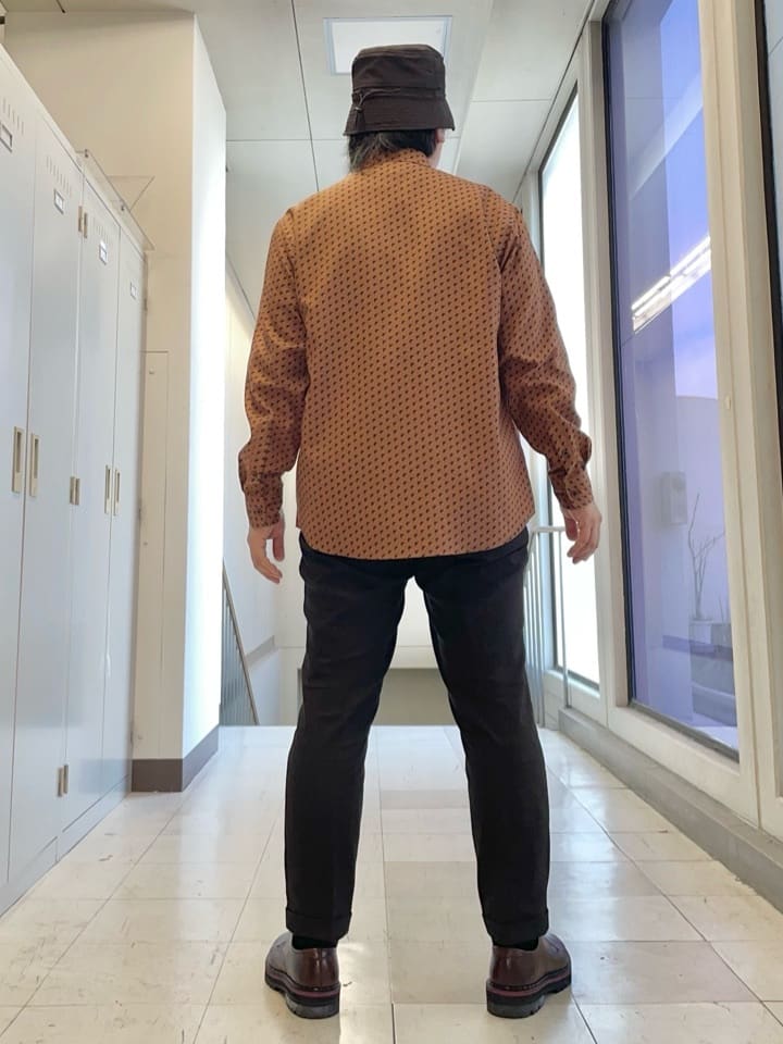 MAKOTO AIさんの「TAKEO KIKUCHI｜ボーラーハット柄 長袖シャツ」を使ったコーディネート