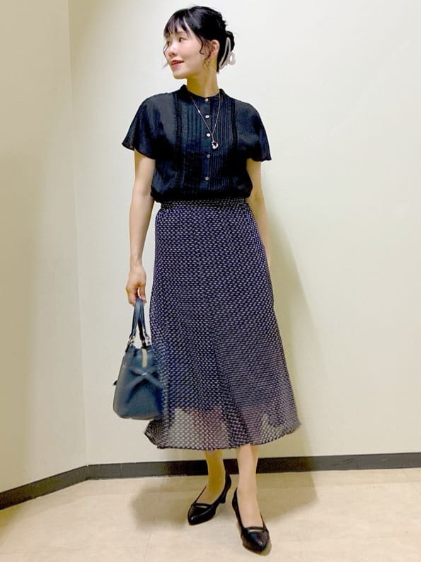  beni_gingerさんの「Reflect｜【WEB先行カラーあり／マシンウォッシュ可／ウエスト総ゴム】コツキ幾何柄ロングスカート」を使ったコーディネート