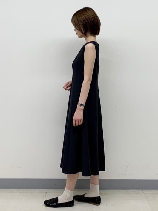 hikaruさんの「INDIVI｜【美シルエット】ノースリーブワンピース」を使ったコーディネート