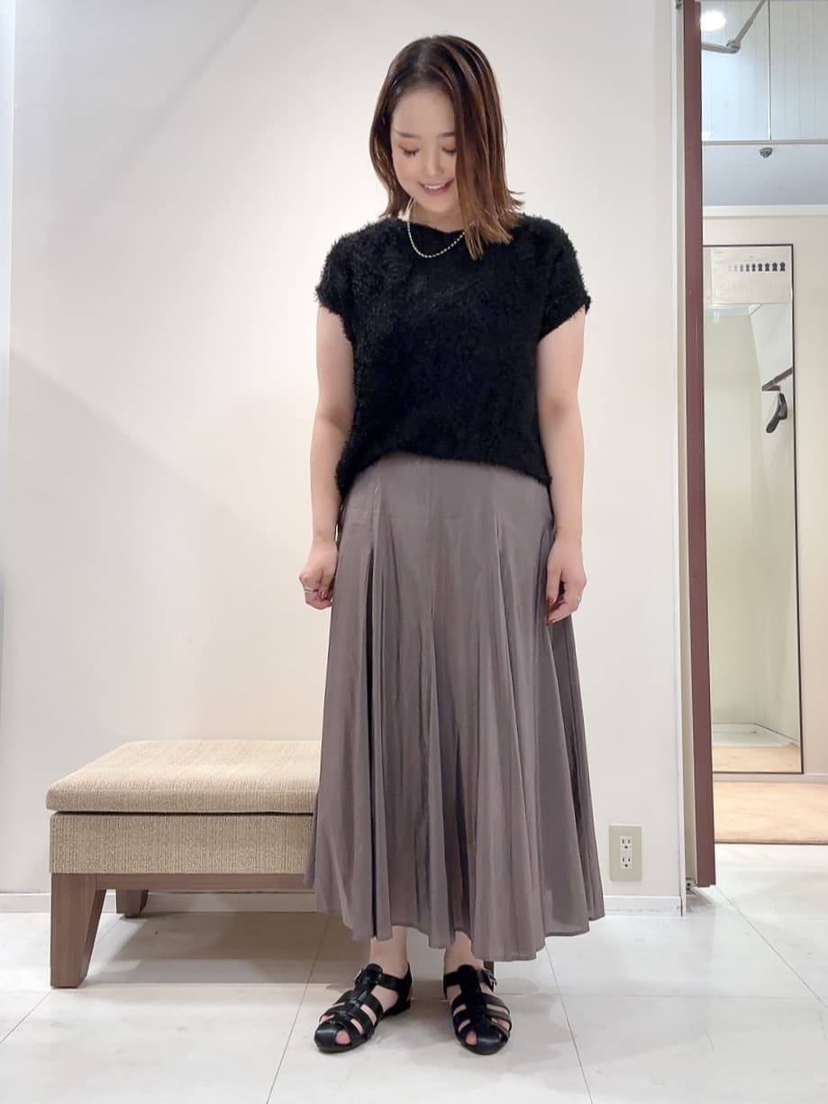 YUIさんの「UNTITLED｜【セットアップ可/洗える】フェザーフレンチスリーブブラウス」を使ったコーディネート