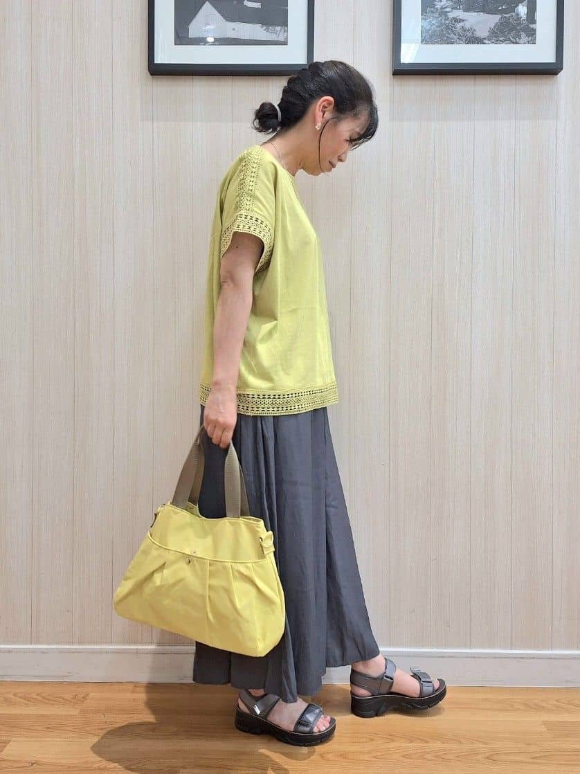 Saoさんの「SHOO･LA･RUE｜【S-LL/ひんやり】インせず決まる 楽してきれいなレース付きトップス」を使ったコーディネート