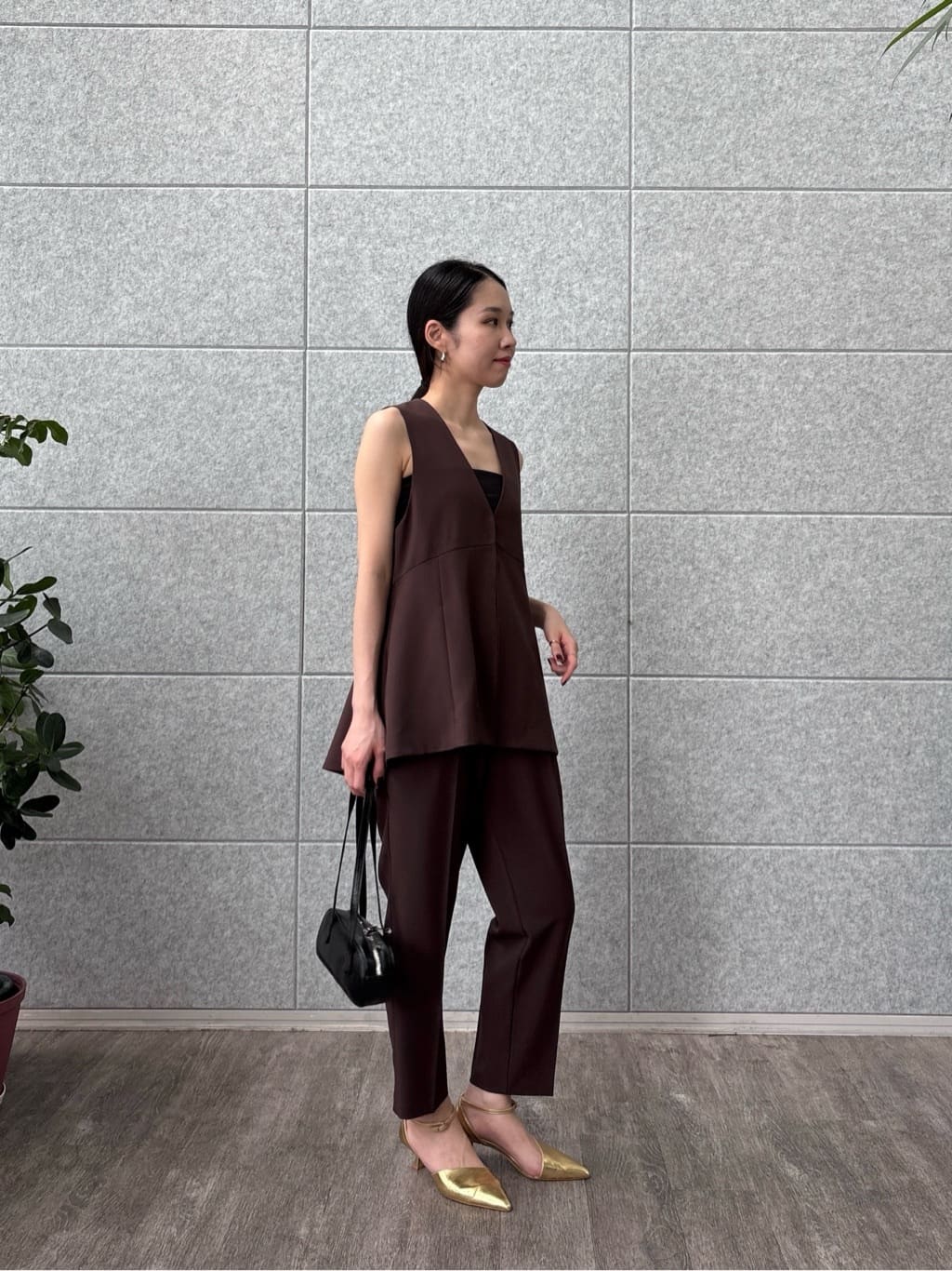 ひなさんの「INDIVI｜Comfy SET UP｜イージーテーパードパンツ【セットアップ対応／通勤/カセット服】」を使ったコーディネート