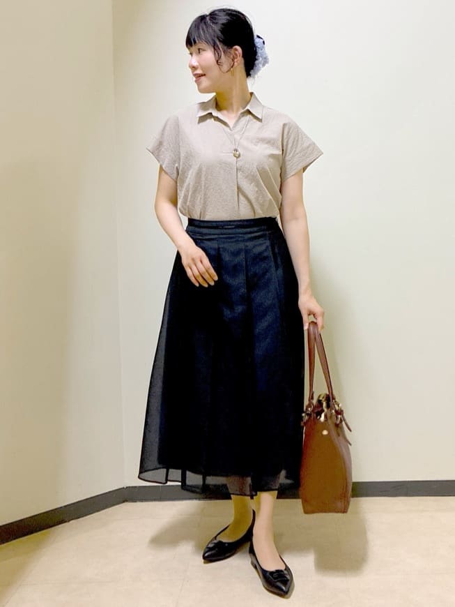  beni_gingerさんの「Reflect｜【二の腕さりげなくカバー】シャツ衿オフボディブラウス」を使ったコーディネート