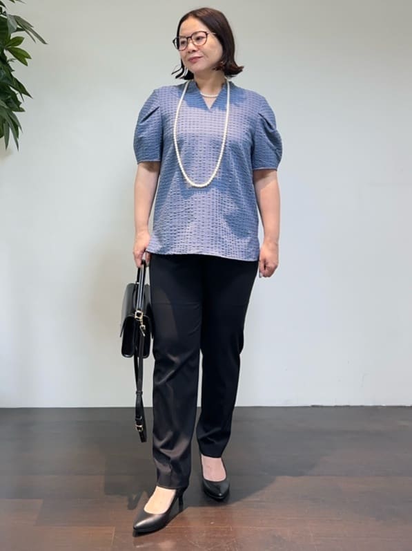 Asamiさんの「UNTITLED｜【はっ水/後ろウエストゴム/洗える】ストレッチテーパードパンツ」を使ったコーディネート