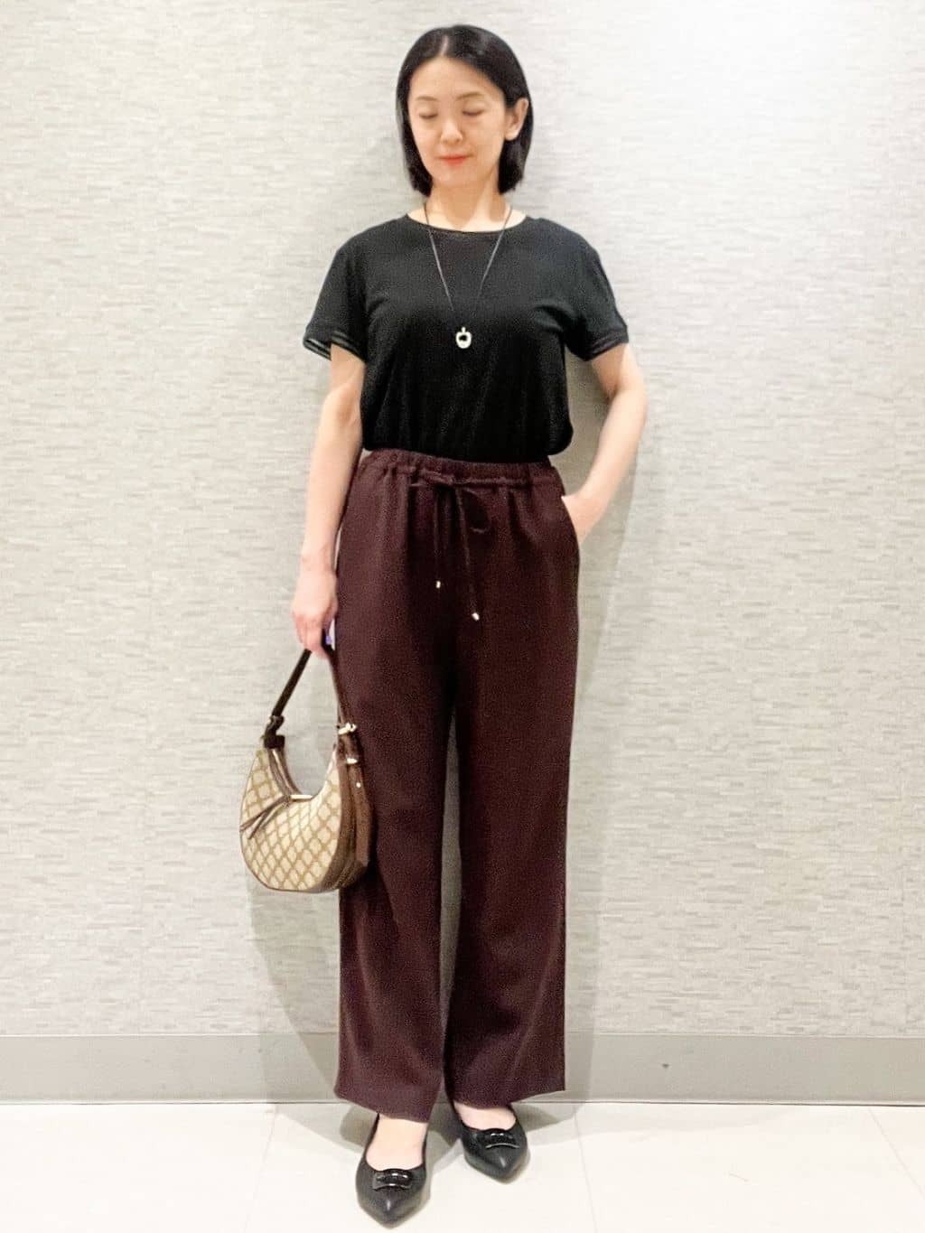 marikoさんの「Reflect｜ドライタッチニットベスト」を使ったコーディネート