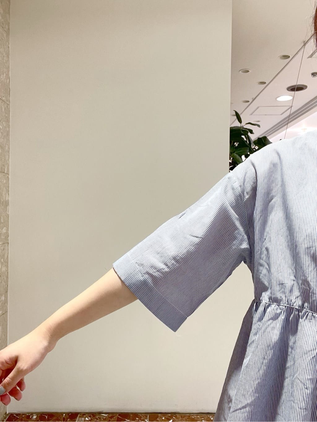 Makinoさんの「Dessin｜【洗える／体型カバー】バンドカラーペプラムブラウス」を使ったコーディネート