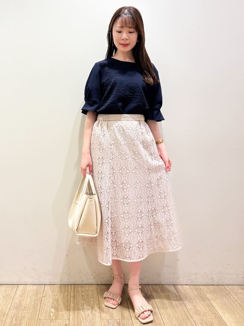 ayaさんの「index｜《8色展開／XS-LLサイズ》タックパフスリーブブラウス【洗濯機洗い可／吸水速乾／防シワ／抗ピル】」を使ったコーディネート