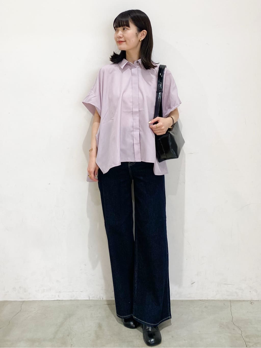 haruさんの「OPAQUE.CLIP｜《andGIRL掲載》リラクシーシャツ【洗濯機洗い可】」を使ったコーディネート