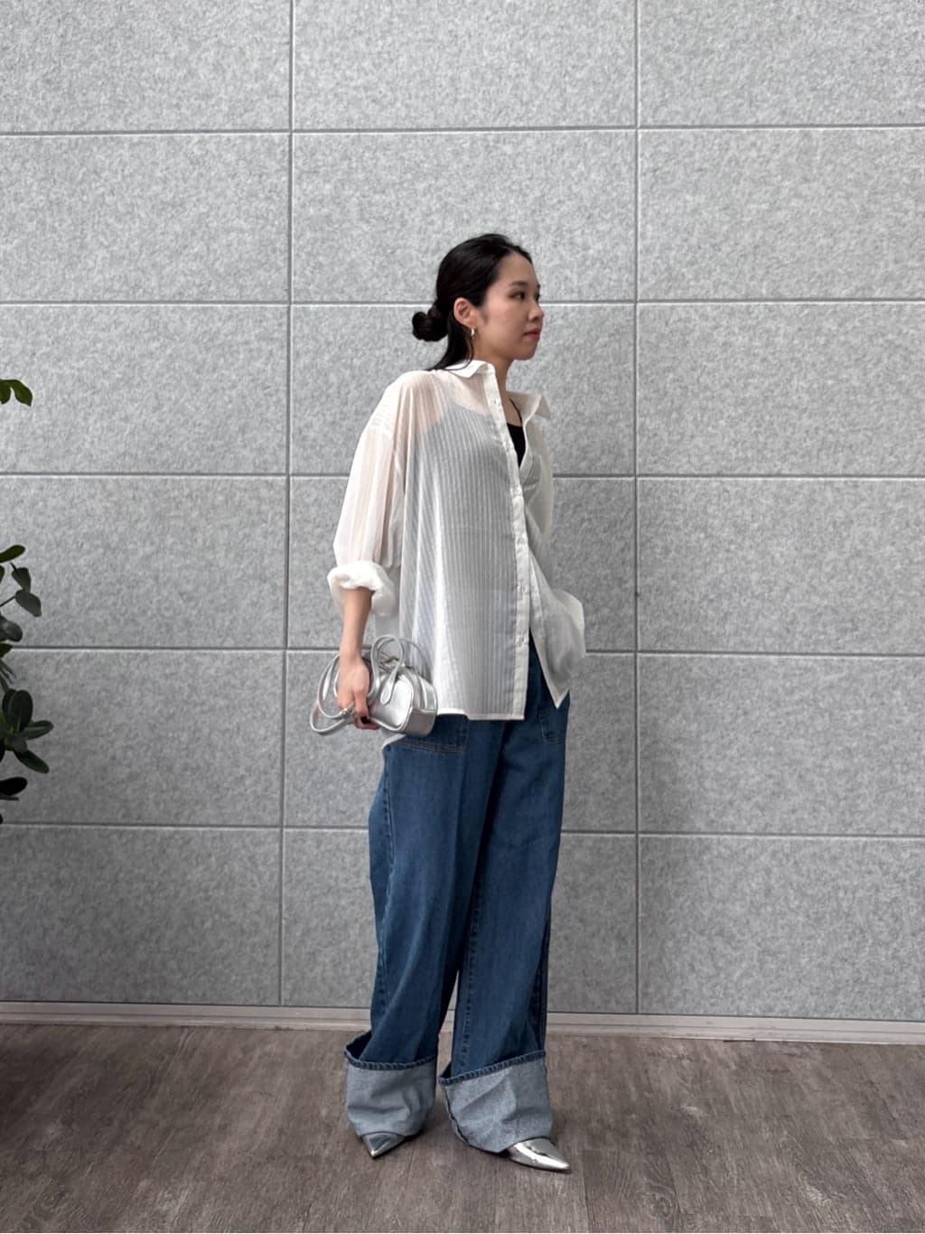 ひなさんの「INDIVI｜ロールアップデニム」を使ったコーディネート