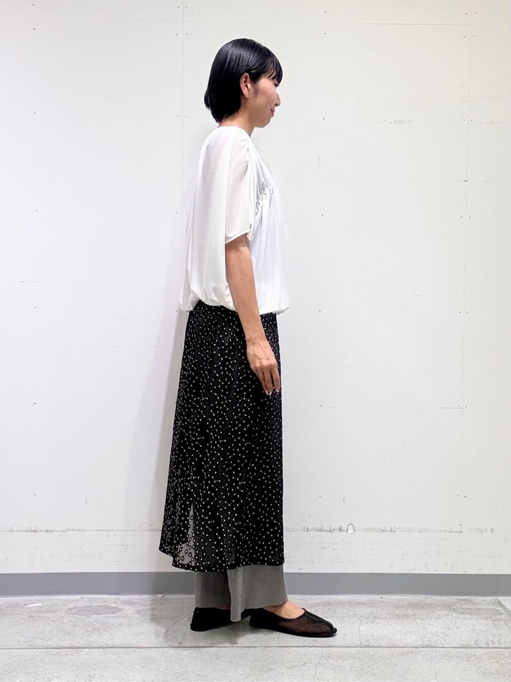 naoさんの「INDIVI｜【洗える／体型カバー】シャーリングシアートップス」を使ったコーディネート