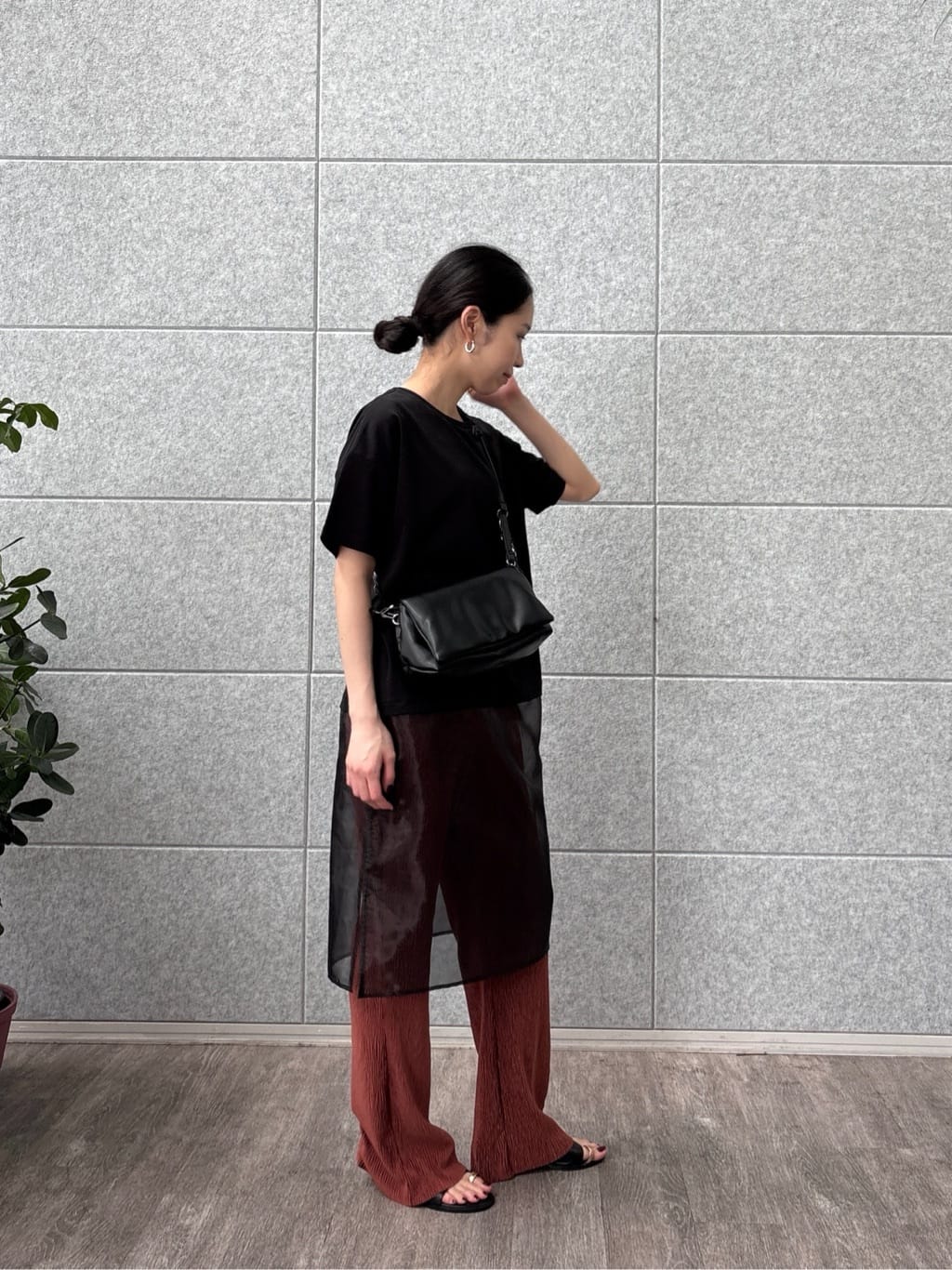 ひなさんの「INDIVI｜シアードッキングTシャツ」を使ったコーディネート
