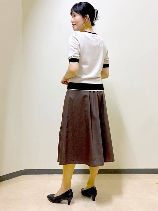  beni_gingerさんの「Reflect｜【WEB先行カラーあり／手洗い可／アンサンブル可】バイカラーカーディガン」を使ったコーディネート