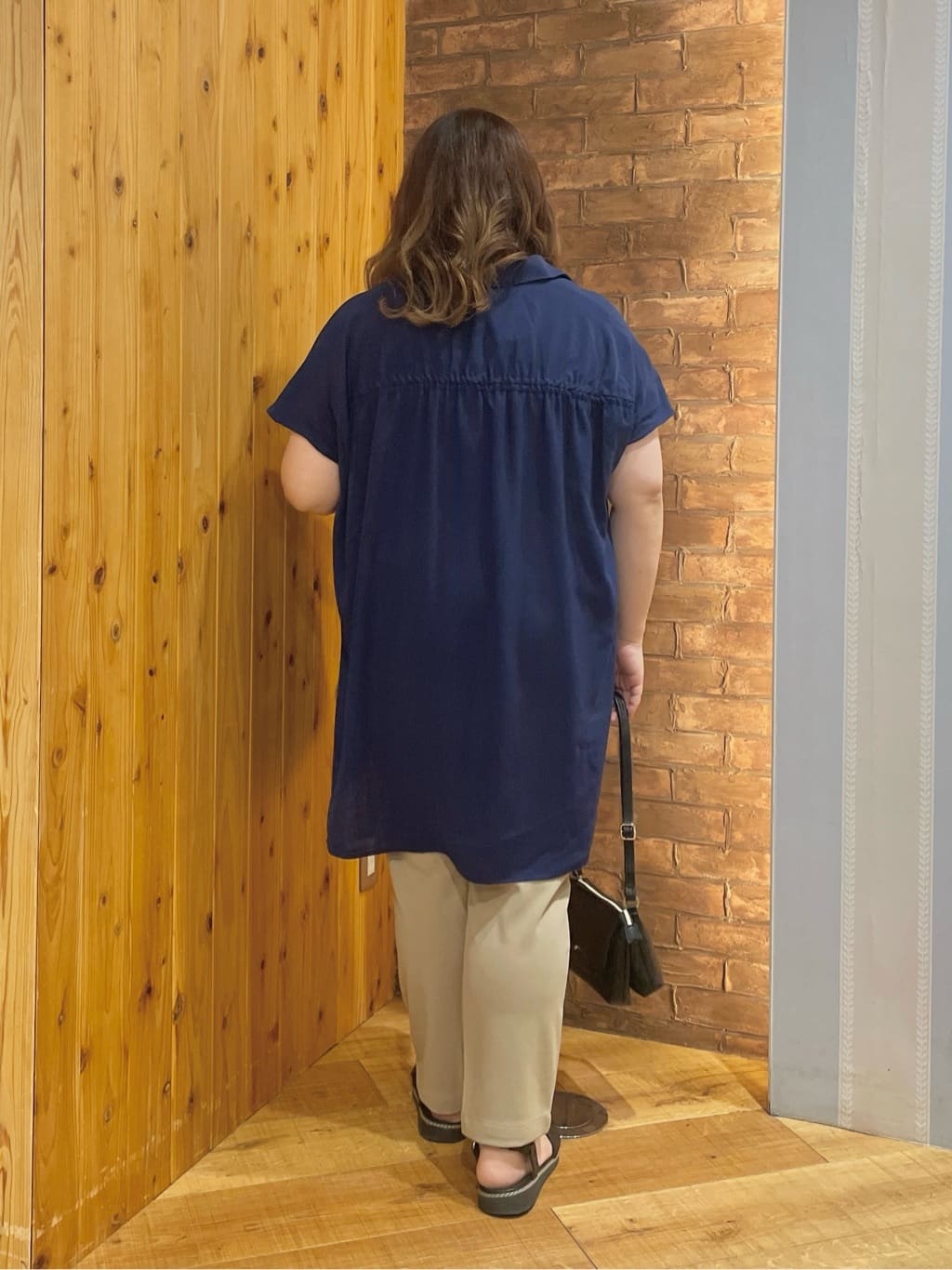 Risaさんの「SHOO･LA･RUE｜【S-LL/体型カバー】さらりとしたタッチが心地よい バックギャザーブラウス」を使ったコーディネート