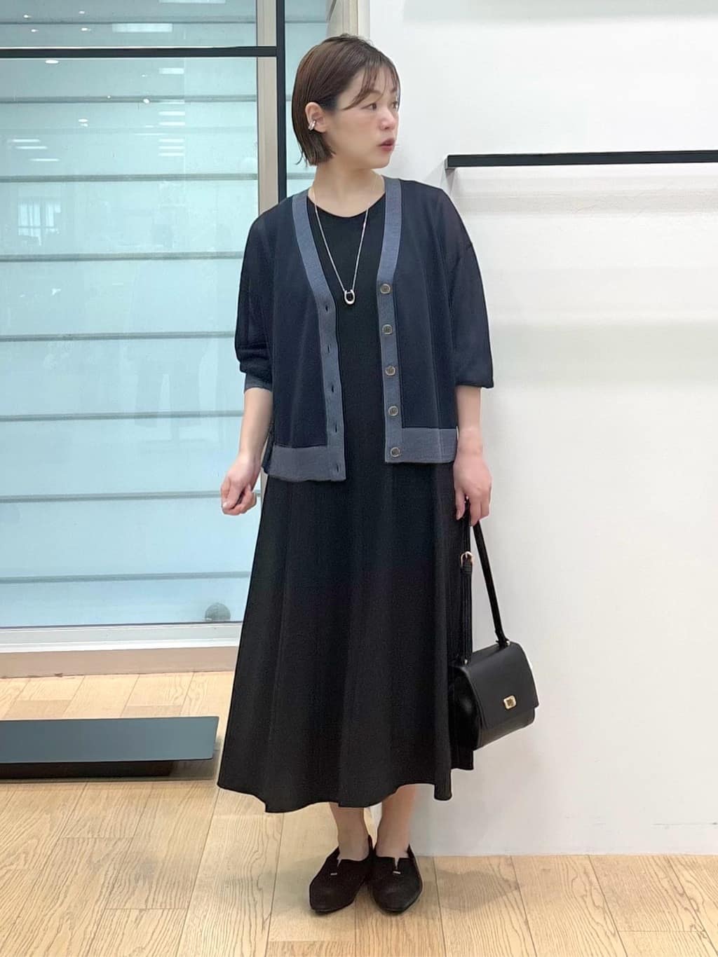 asamiさんの「INDIVI｜【程よいシアー素材/洗える】バイカラーラメカーディガン」を使ったコーディネート