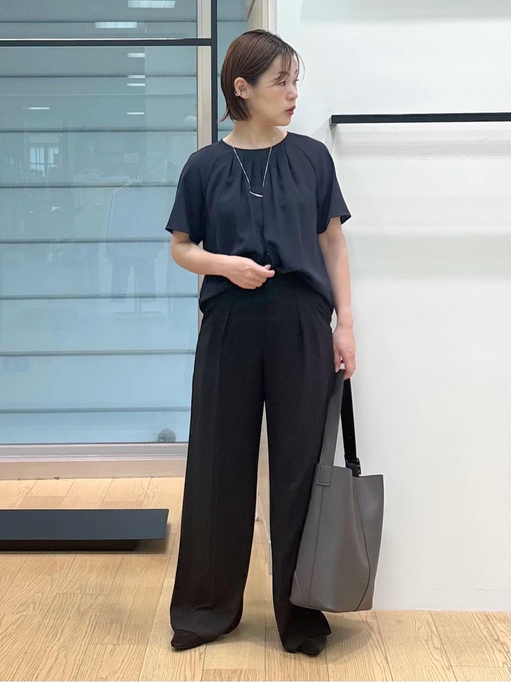 asamiさんの「INDIVI｜【UVケア】タックブラウス」を使ったコーディネート