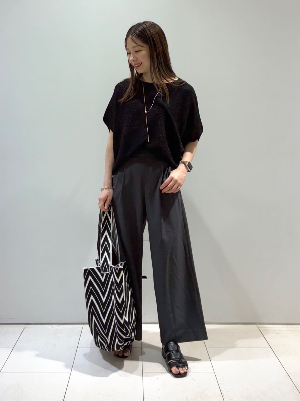 KAOさんの「INDIVI｜【洗える／清涼感】コクーンシルエットニット」を使ったコーディネート