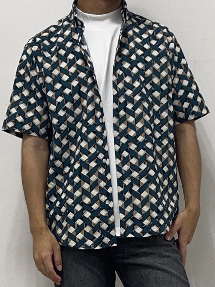 Hiroさんの「TAKEO KIKUCHI｜【COOL CITY WEAR】籠目アート柄 サッカーシャツ /通気性」を使ったコーディネート