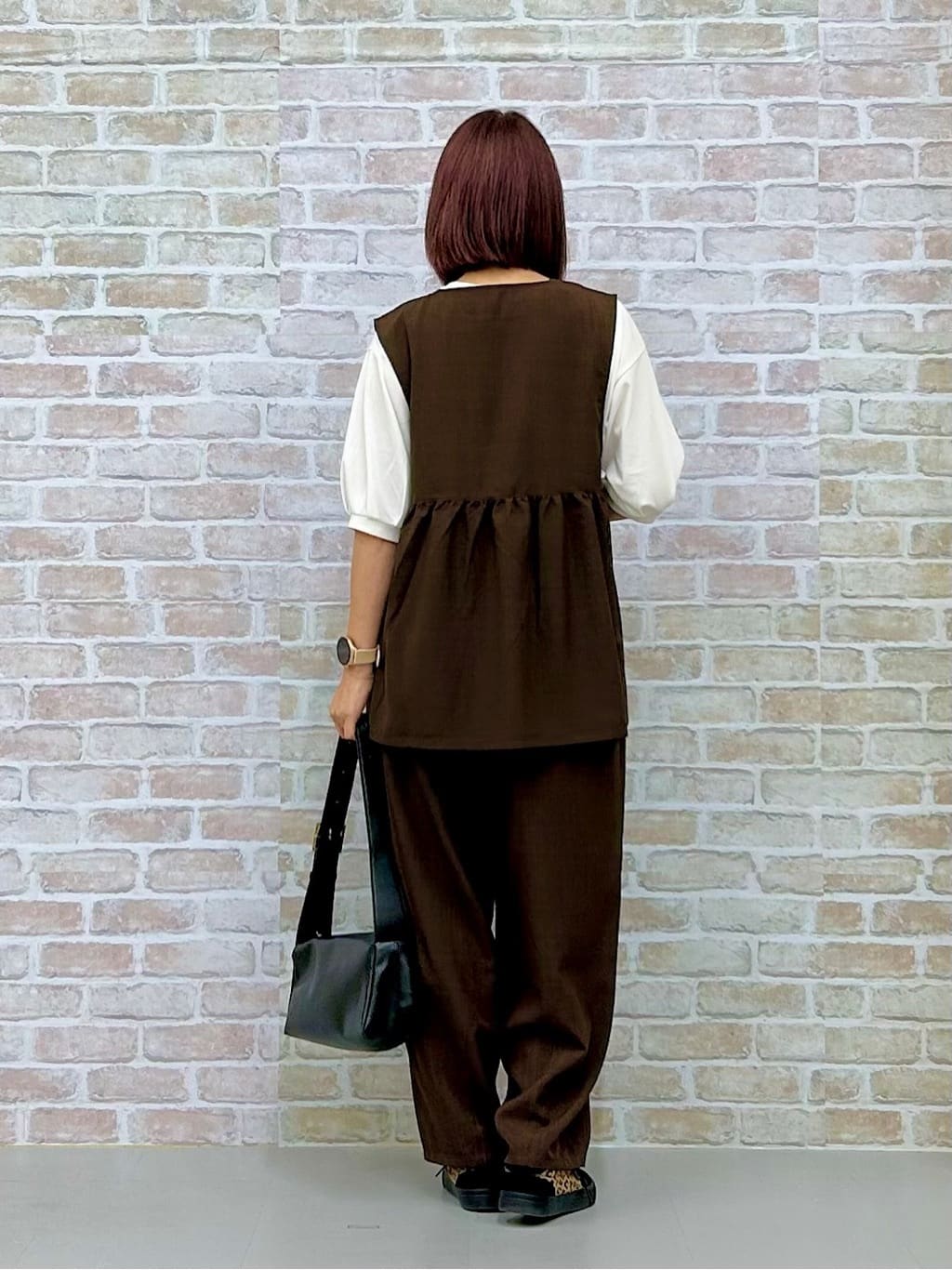まーみんさんの「SHOO･LA･RUE｜【セットアップ可】さらりと軽やかに ダブルジップ麻調ジレ」を使ったコーディネート