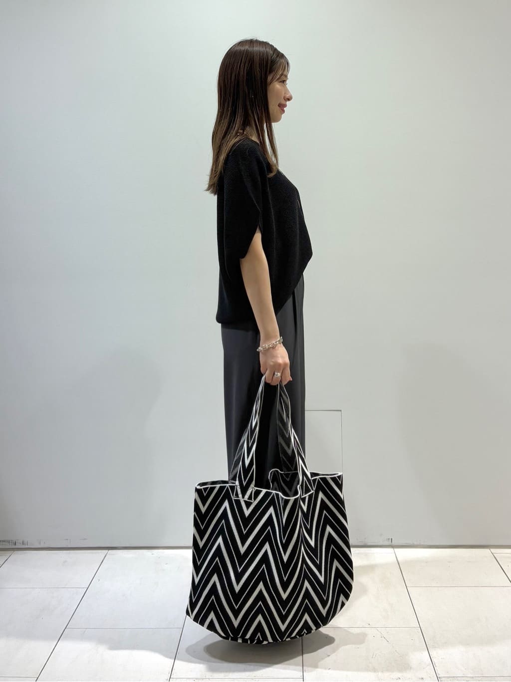 KAOさんの「INDIVI｜【洗える／清涼感】コクーンシルエットニット」を使ったコーディネート