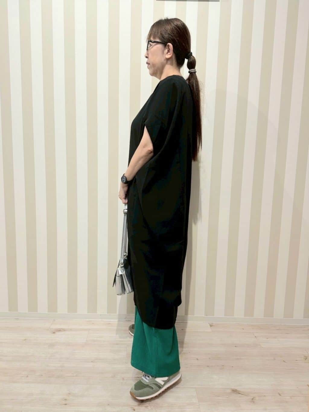 nonaさんの「SHOO･LA･RUE｜【S-LL】楽にサマ見え コクーンシルエットの涼やかワンピース」を使ったコーディネート