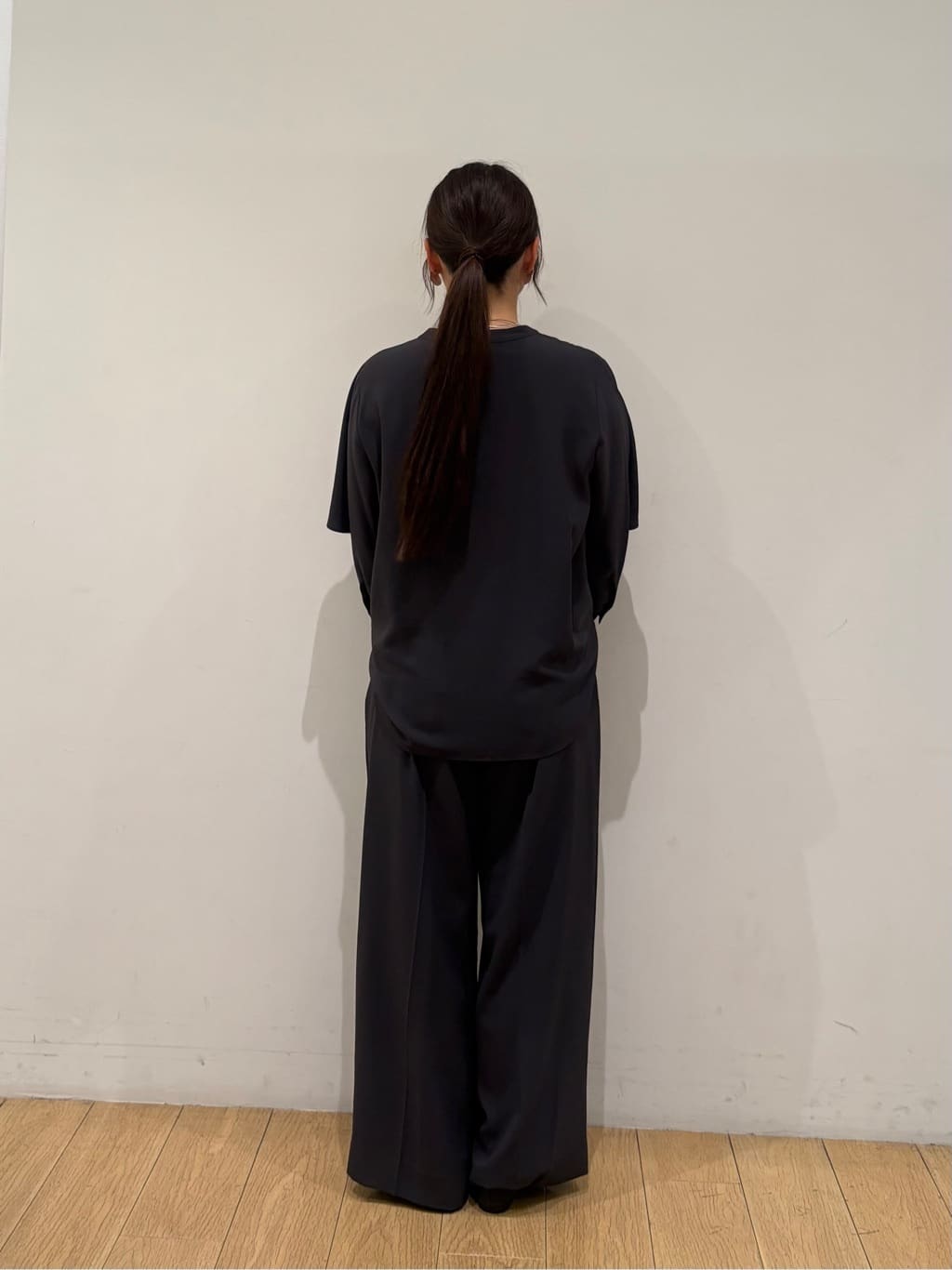 maiさんの「INDIVI｜【羽織りとしても活躍！】ケープカラーブラウス」を使ったコーディネート