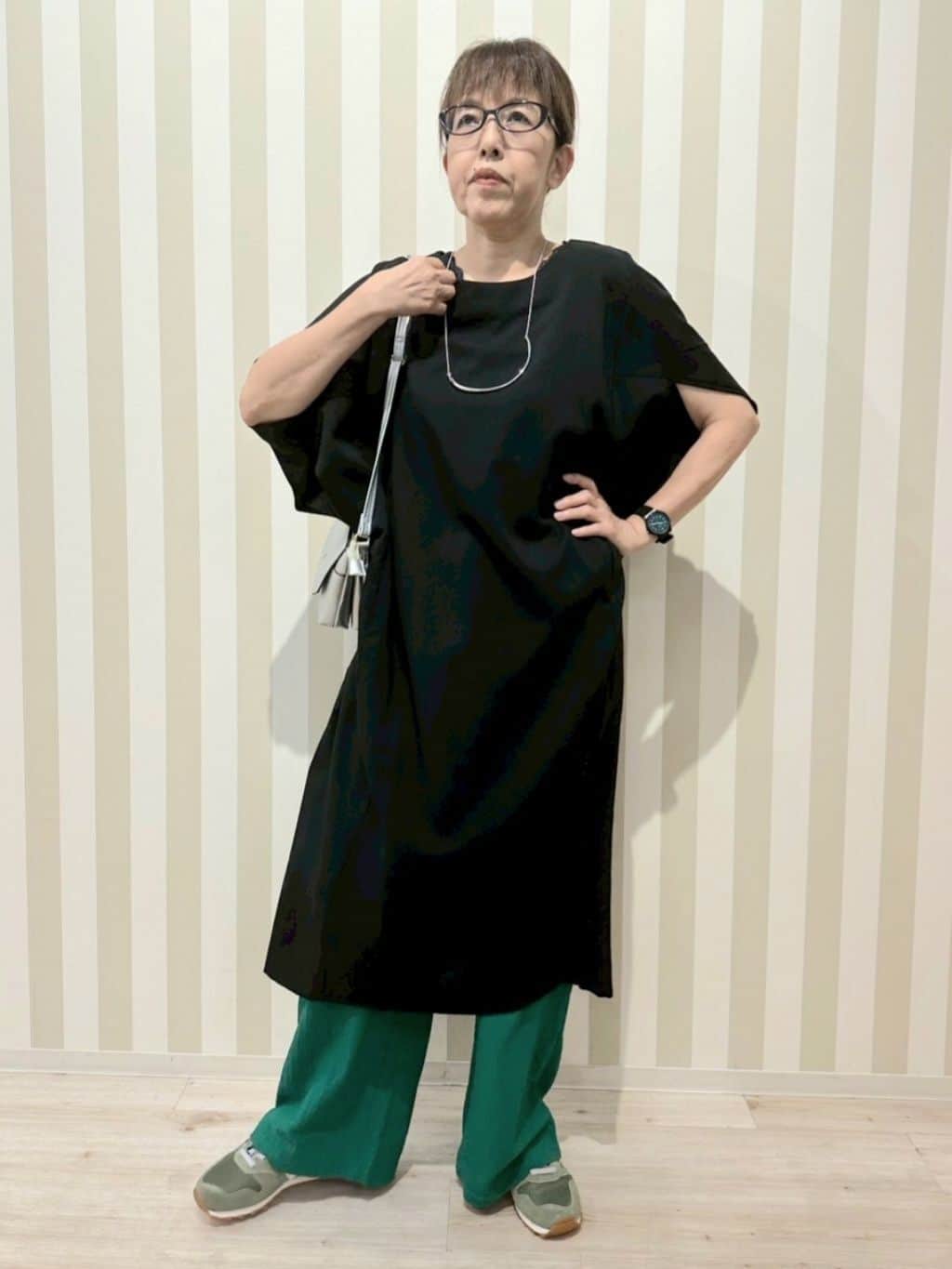 nonaさんの「SHOO･LA･RUE｜【S-LL】楽にサマ見え コクーンシルエットの涼やかワンピース」を使ったコーディネート